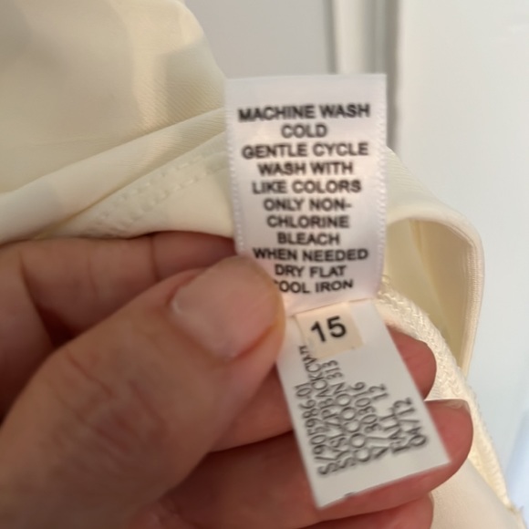 Sleeveless Cowl Neck Top - Picture 6 of 6